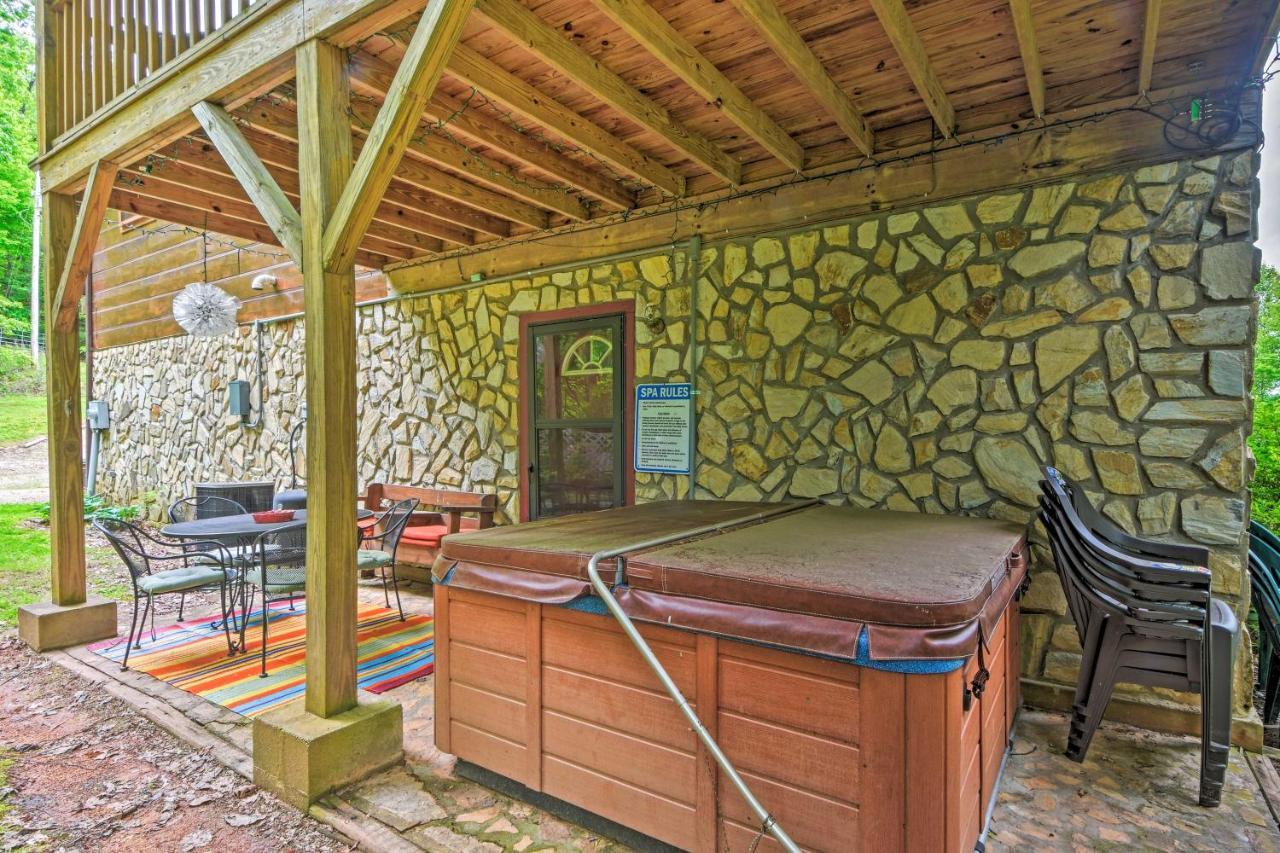 Bryson City Cabin With Hot Tub, Views And Pool Table! Exterior photo