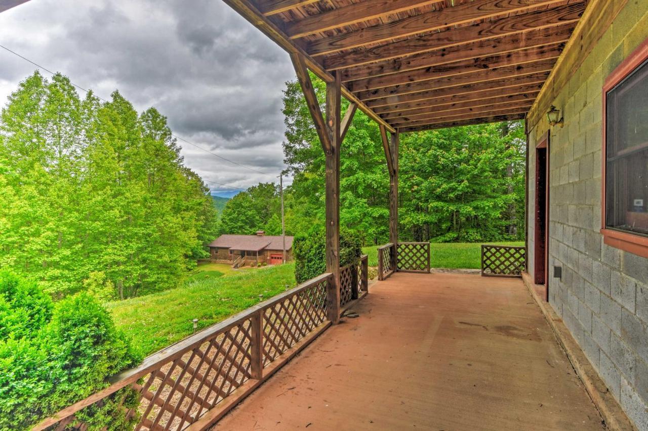 Bryson City Cabin With Hot Tub, Views And Pool Table! Exterior photo