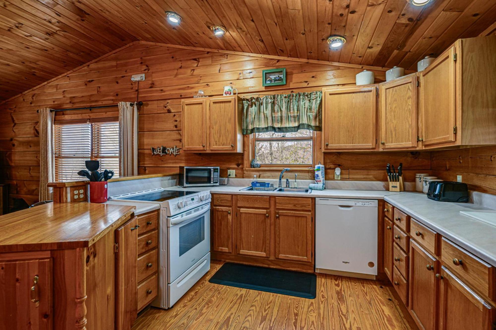 Bryson City Cabin With Hot Tub, Views And Pool Table! Exterior photo