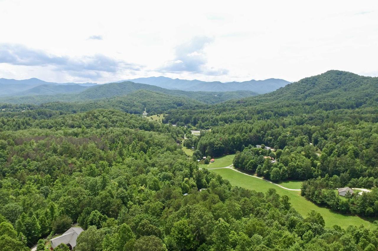 Bryson City Cabin With Hot Tub, Views And Pool Table! Exterior photo